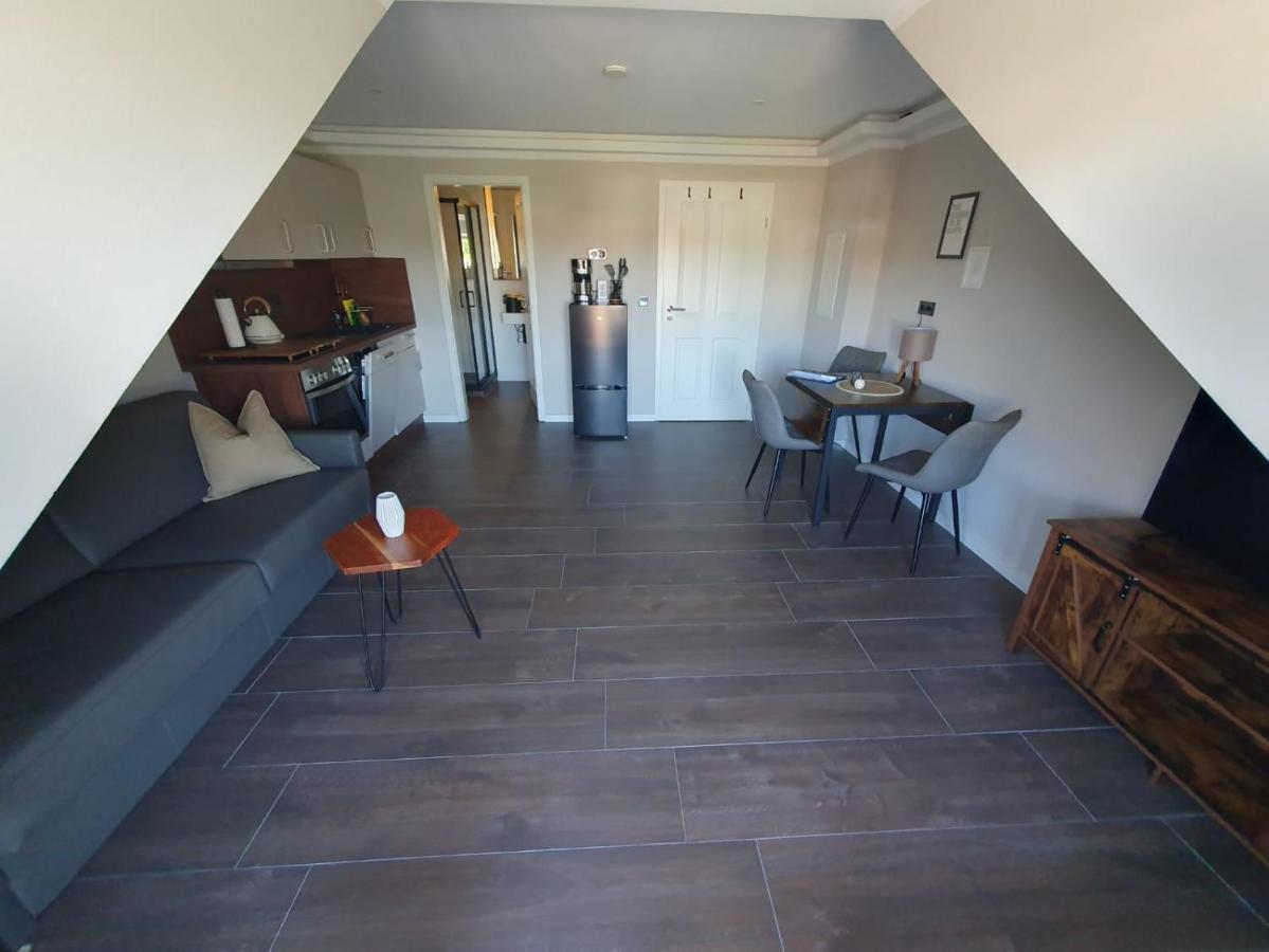 Neumuehler Hof- Ferienwohnung "Benjamin" Mit Grosser Privater Dachterasse Und Guter Anbindung In Die City Σβερίν Εξωτερικό φωτογραφία