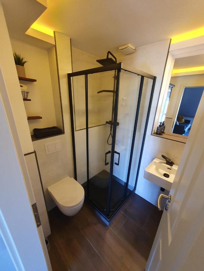 Neumuehler Hof- Ferienwohnung "Benjamin" Mit Grosser Privater Dachterasse Und Guter Anbindung In Die City Σβερίν Εξωτερικό φωτογραφία